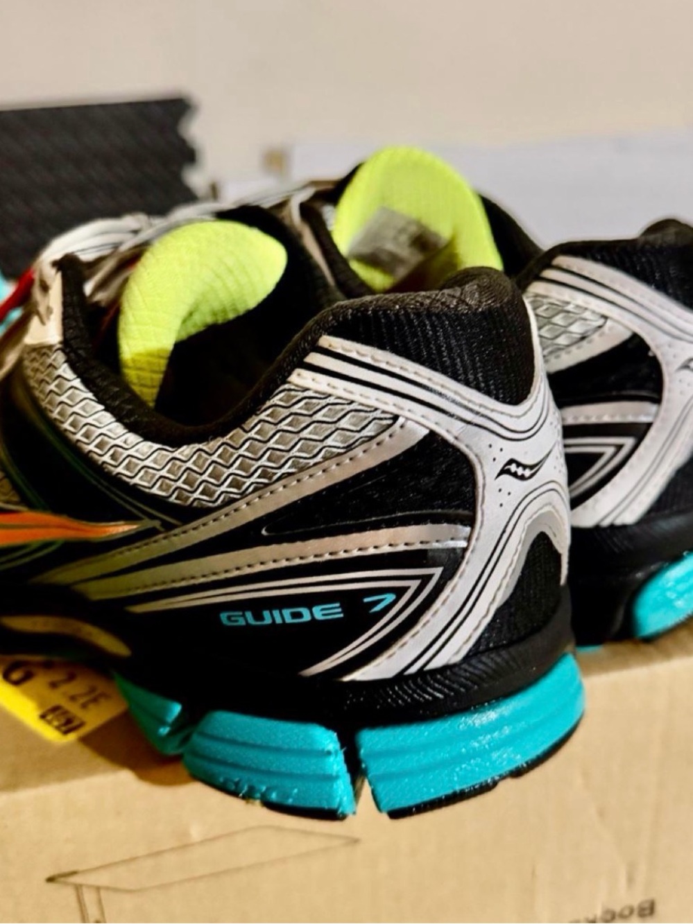 Saucony Men's Gray Athletic Shoes with Peach and Teal Accents - Picture 3 of 4